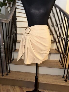 NWT Milk & Honey Neutral Beige Draped Mini Skirt with Buckle (M with stretch)